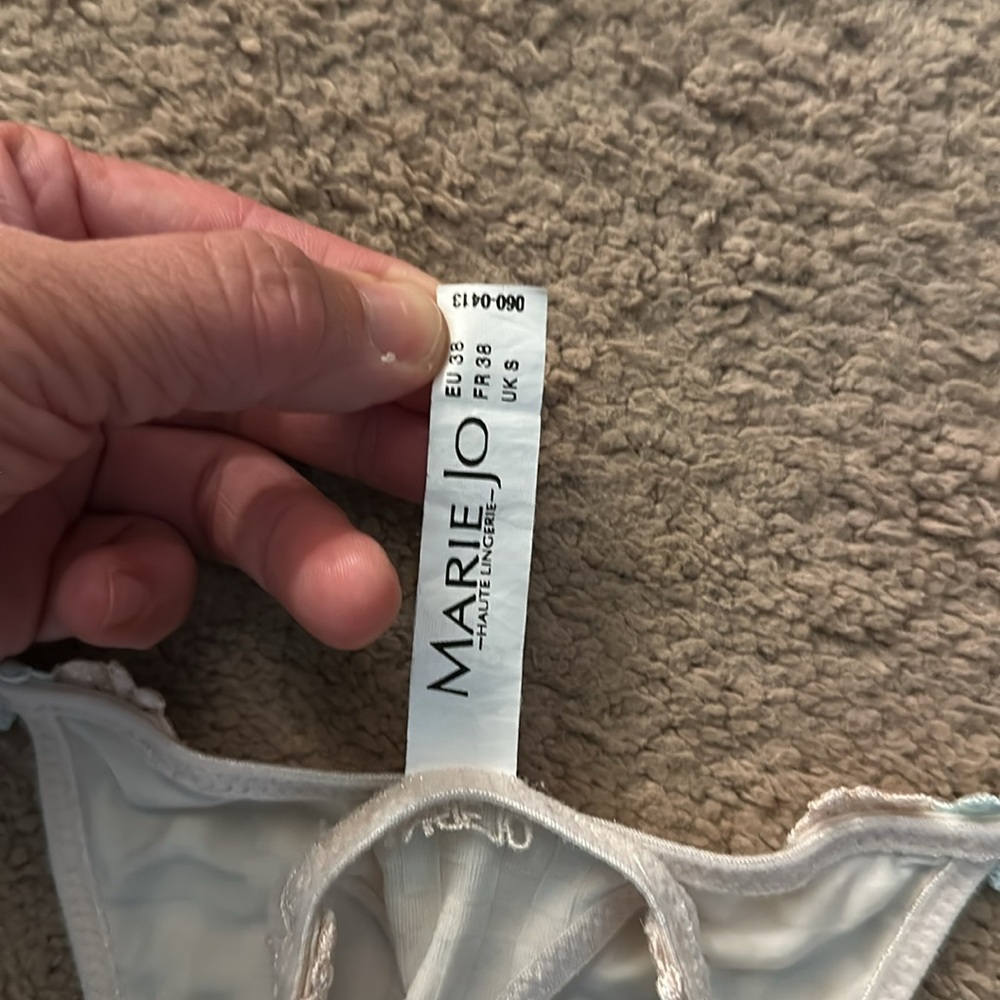 Avero Rio String Bikini - Picture 6 of 7